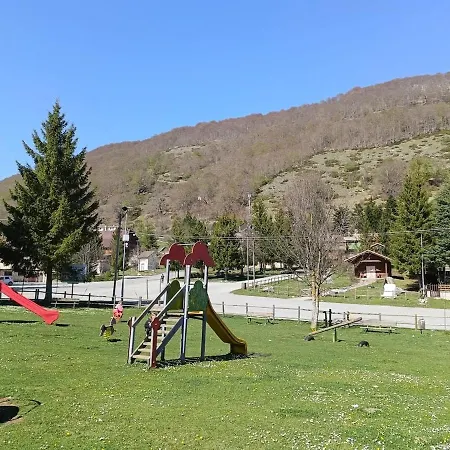 Camporotondo - Ampio Salone Con Vista Montagne Lägenhet *