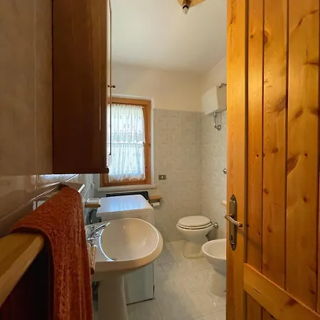 شقة Camporotondo - Ampio Salone Con Vista Montagne